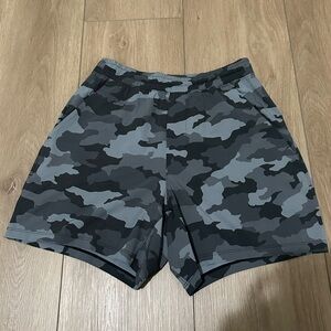 LULULEMON PACE BREAKERS SHORTS - 5 INCH INSEAM